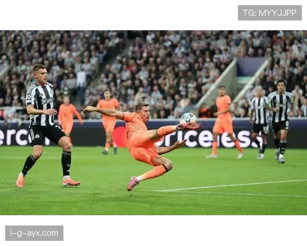 波兰前锋加盟巴萨,锋线火力全面升级 波兰前锋加盟巴萨,锋线火力全面升级