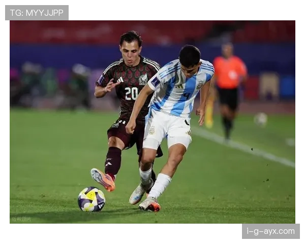 哥伦比亚队创新进攻套路引爆世界杯，引领足坛新潮流引热议