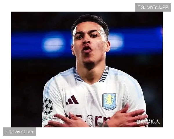 西甲转会市场再掀波澜：新星闪耀加盟豪门，老将意外离队引热议