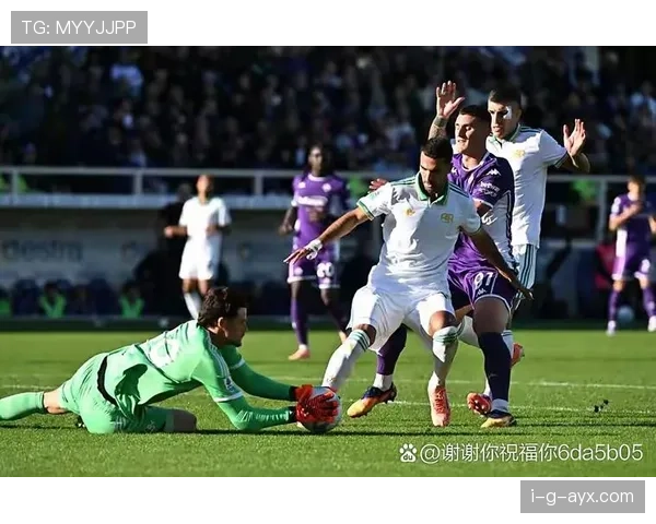 马丁内斯门线神勇扑救力保球门，关键表现助球队锁定胜局