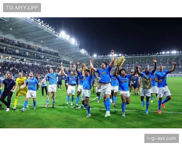 南美足球战术革新持续推进,传统风格融合助力竞技水平提升 南美足球战术革新持续推进,传统风格融合助力竞技水平提升