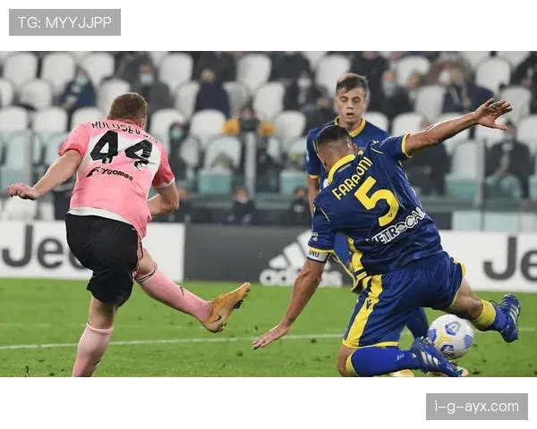 西甲赛季焦点战:赛里亚主场迎战劲敌,争夺积分变得尤为重要