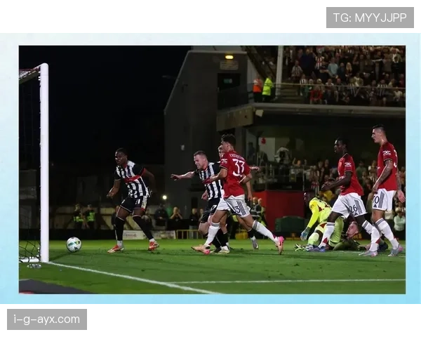 曼联危机：战术混乱与阵容失衡下的豪门挣扎