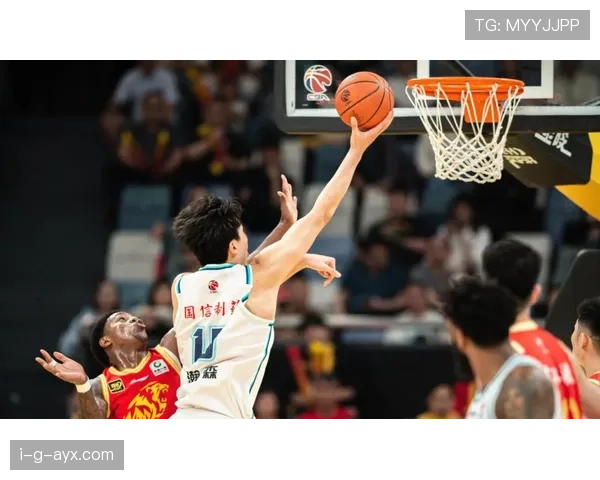 杨瀚森内线篮下强攻效率提升显著 拉开队内得分差距