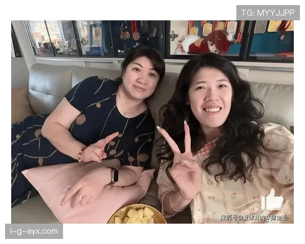 李盈莹健身房没一个能扛得住，居然还偷偷爱吃炸鸡？！